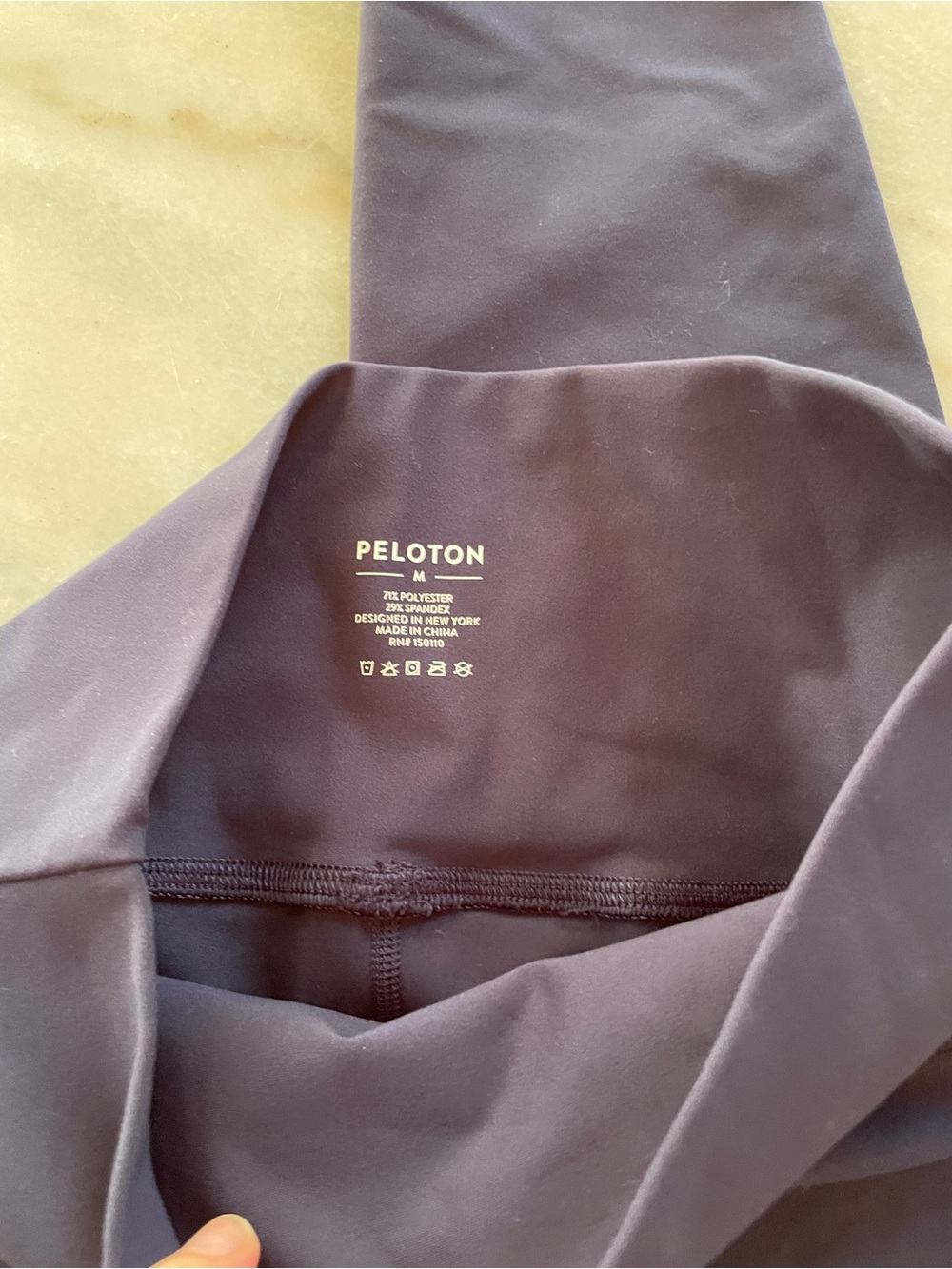 Peloton Navy High-Rise Performance Leggings with Multicolor Logo size M - Picture 4 of 4